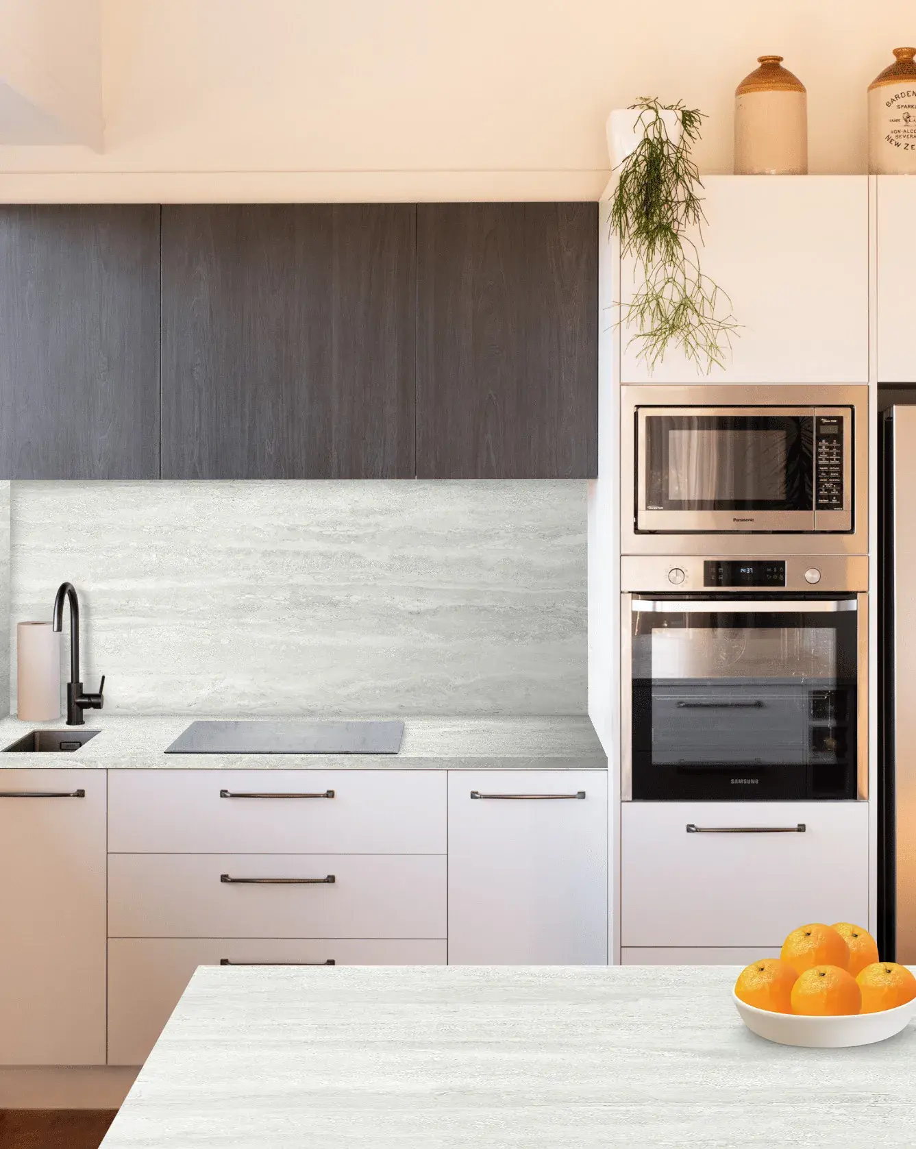 הדמיה של Travertine White בחלל